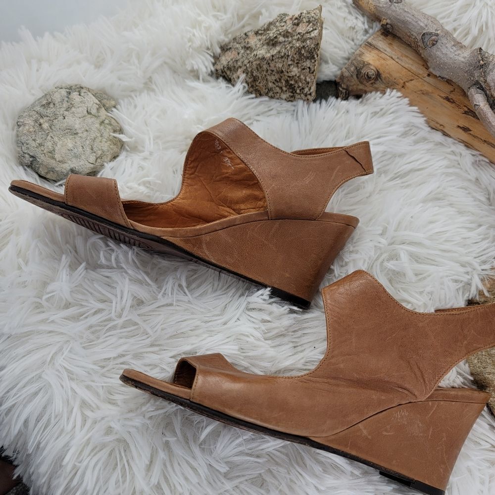 Chi mihara leather dorsay style leather wedge sandals